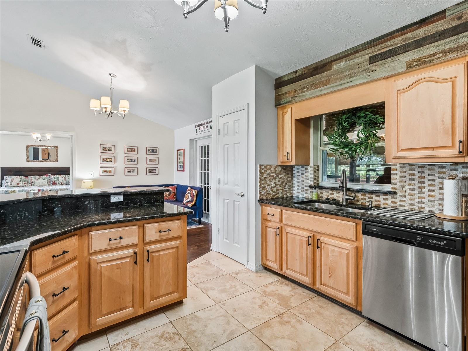 Image 18 of 50 For 15600 47th Avenue