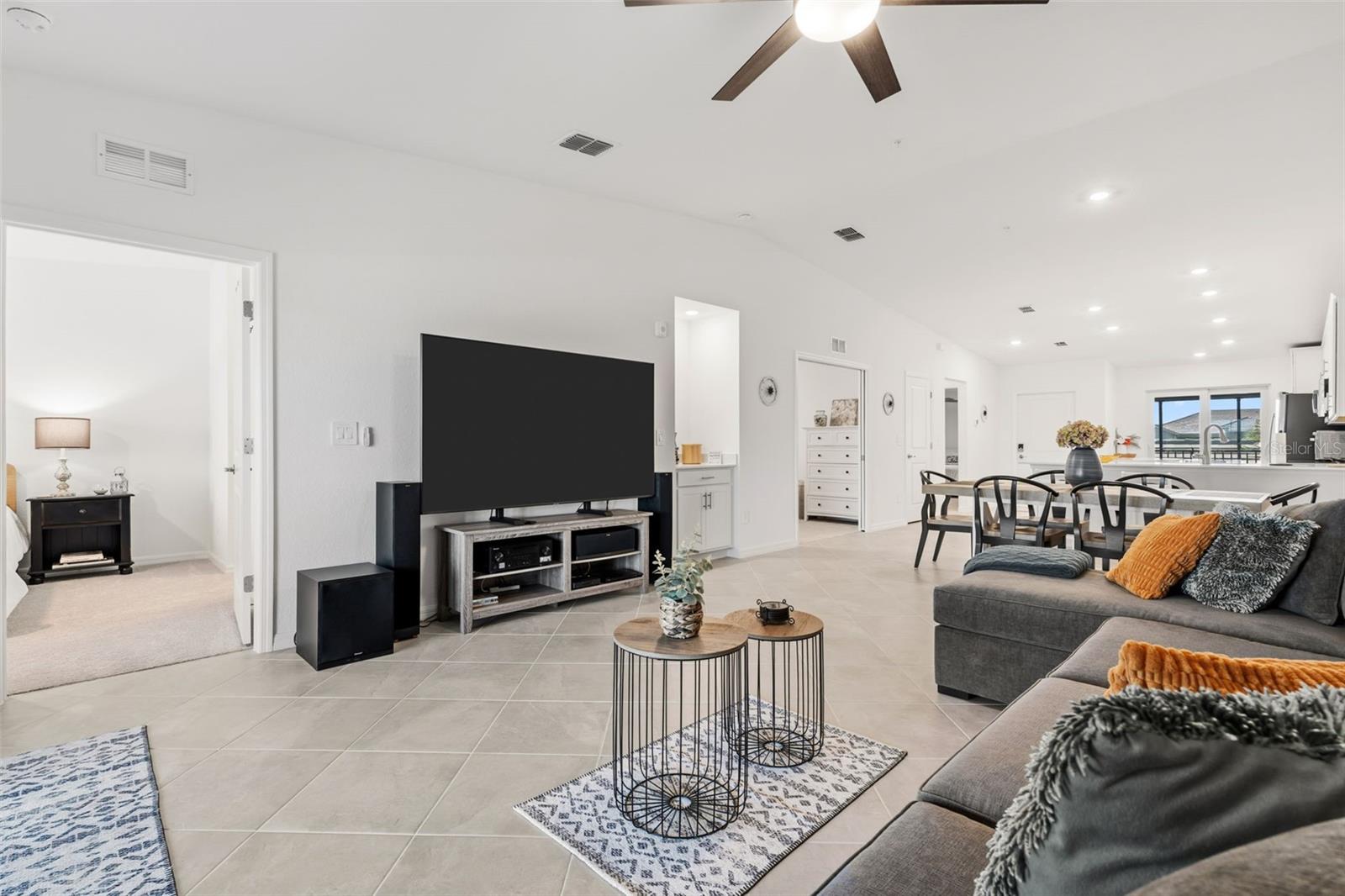 Image 18 of 44 For 17475 Opal Sand Drive 207