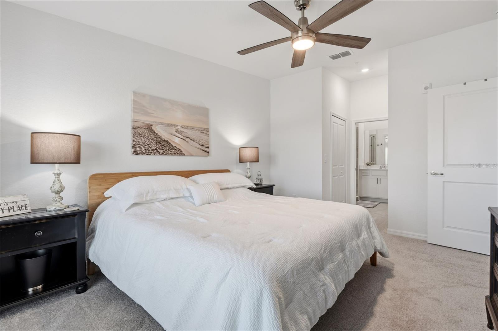 Image 23 of 44 For 17475 Opal Sand Drive 207