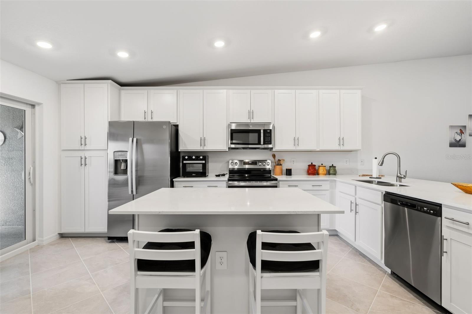 Image 4 of 44 For 17475 Opal Sand Drive 207