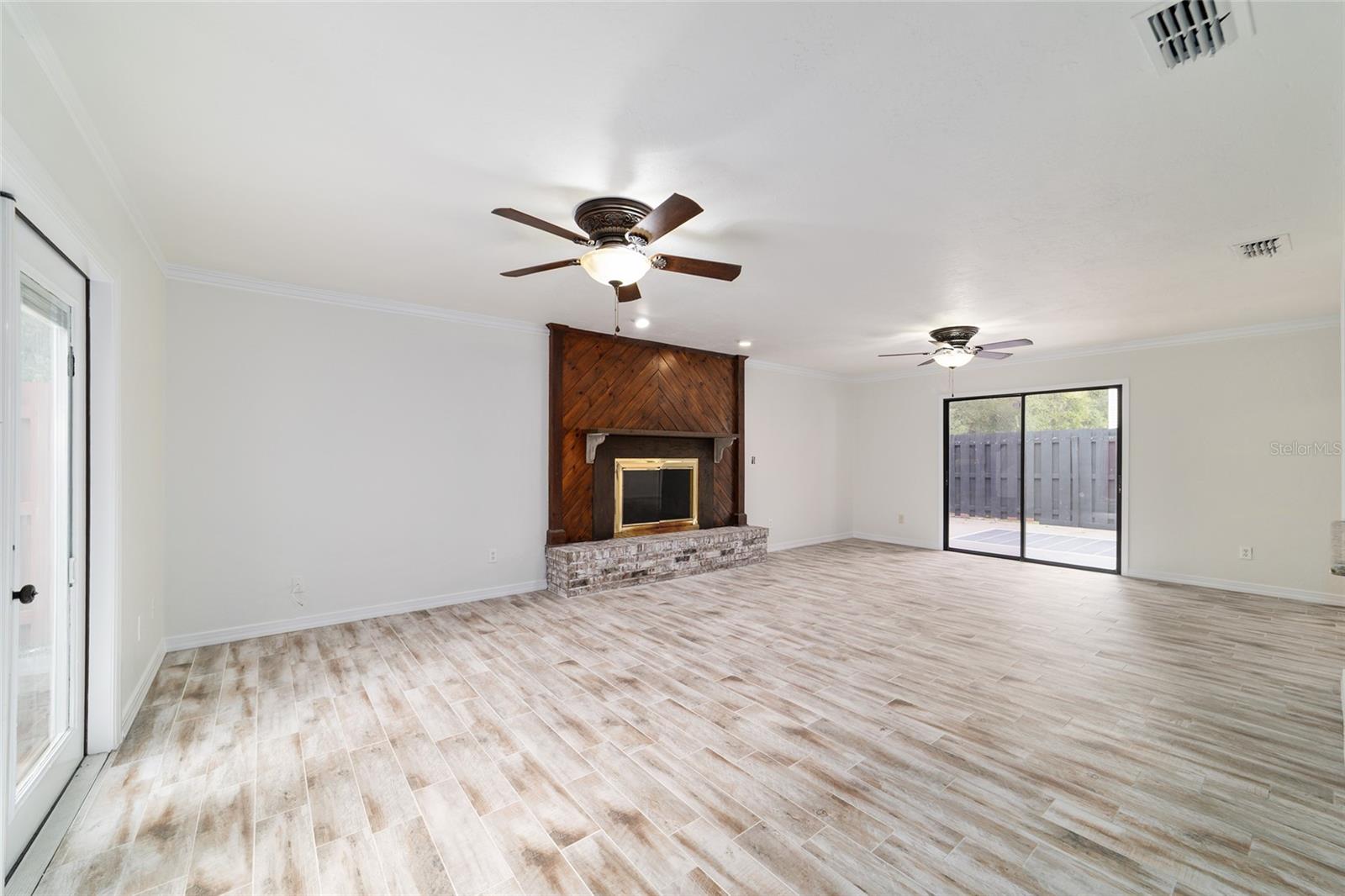 Image 4 of 32 For 2140 45th Avenue 2140