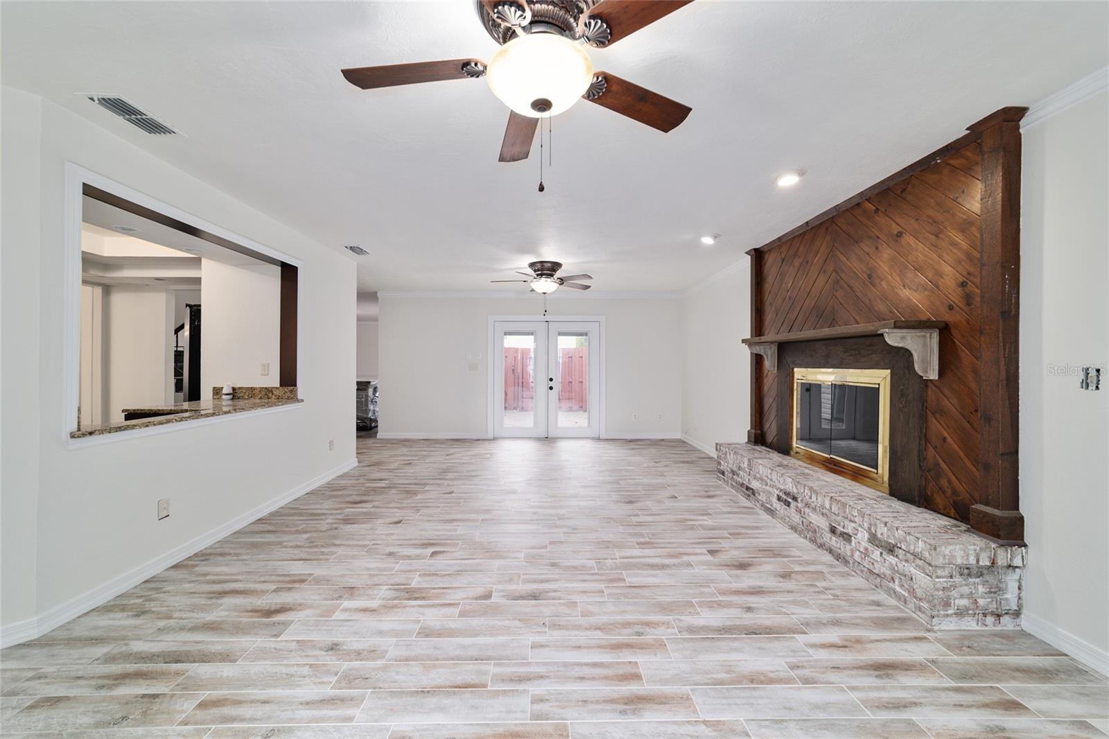 Image 5 of 32 For 2140 45th Avenue 2140