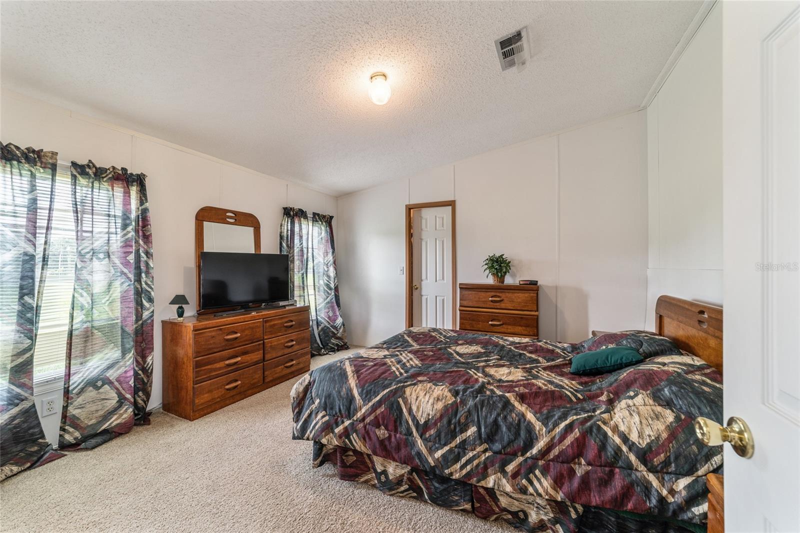 Image 21 of 40 For 17176 Us Highway 441