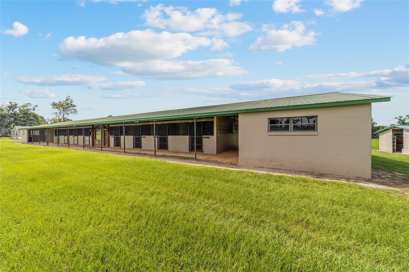 Image 24 of 40 For 17176 Us Highway 441