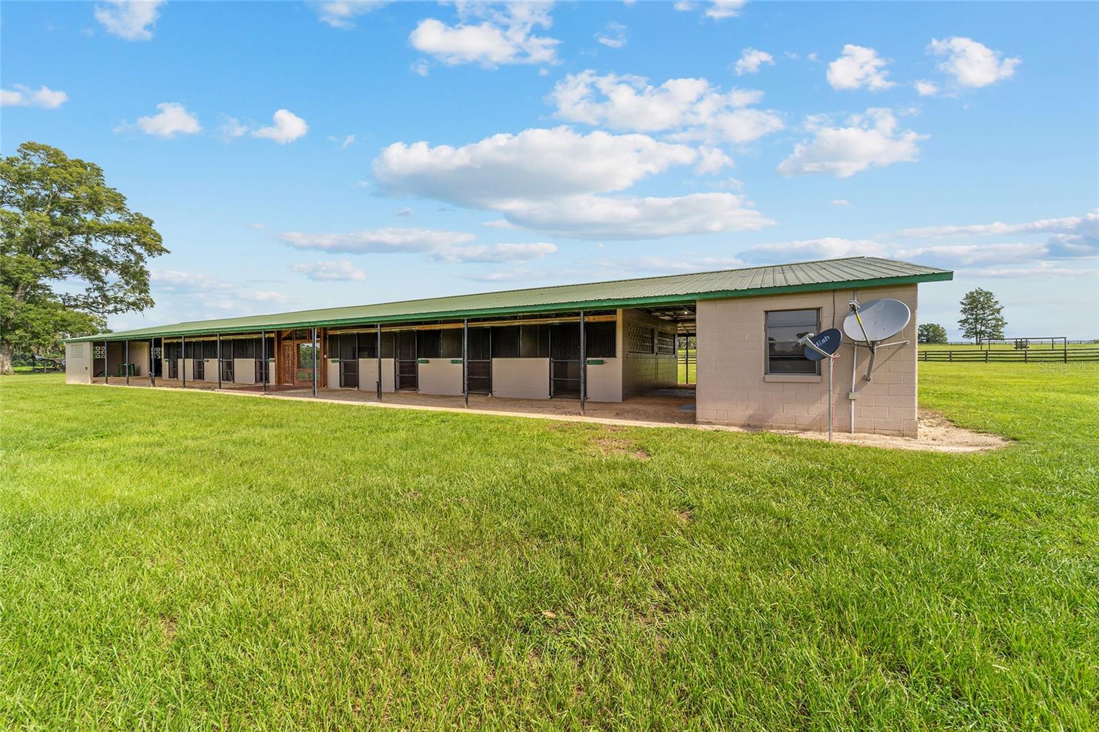 Image 27 of 40 For 17176 Us Highway 441