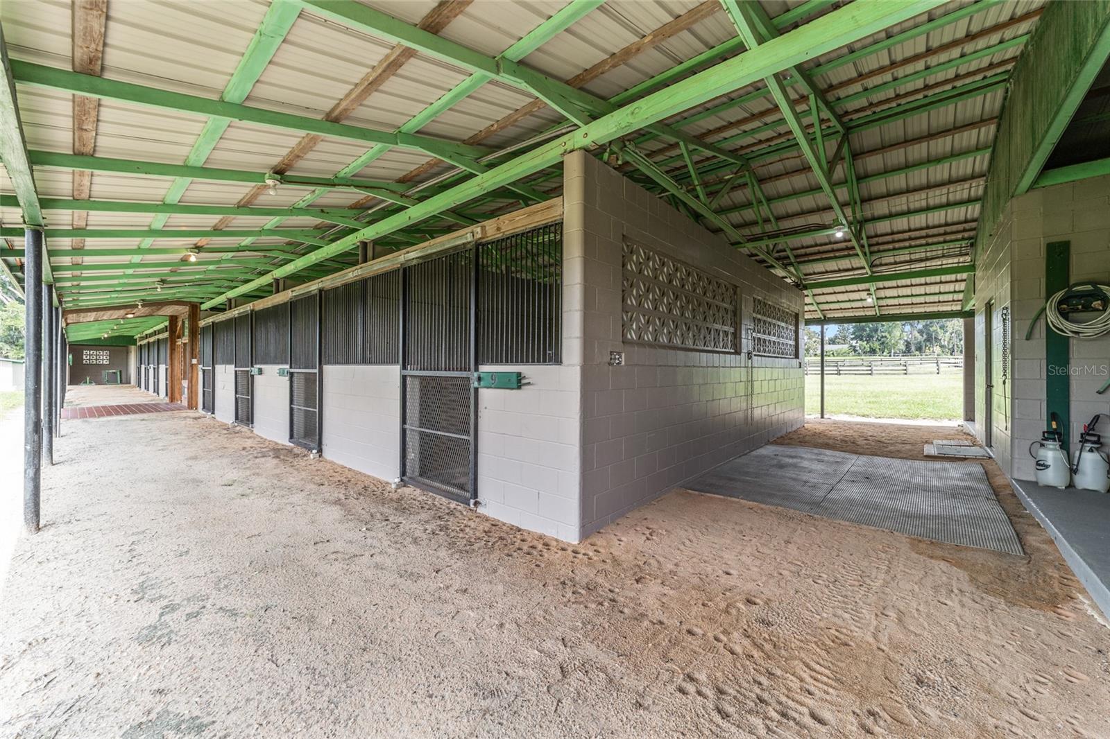 Image 31 of 40 For 17176 Us Highway 441