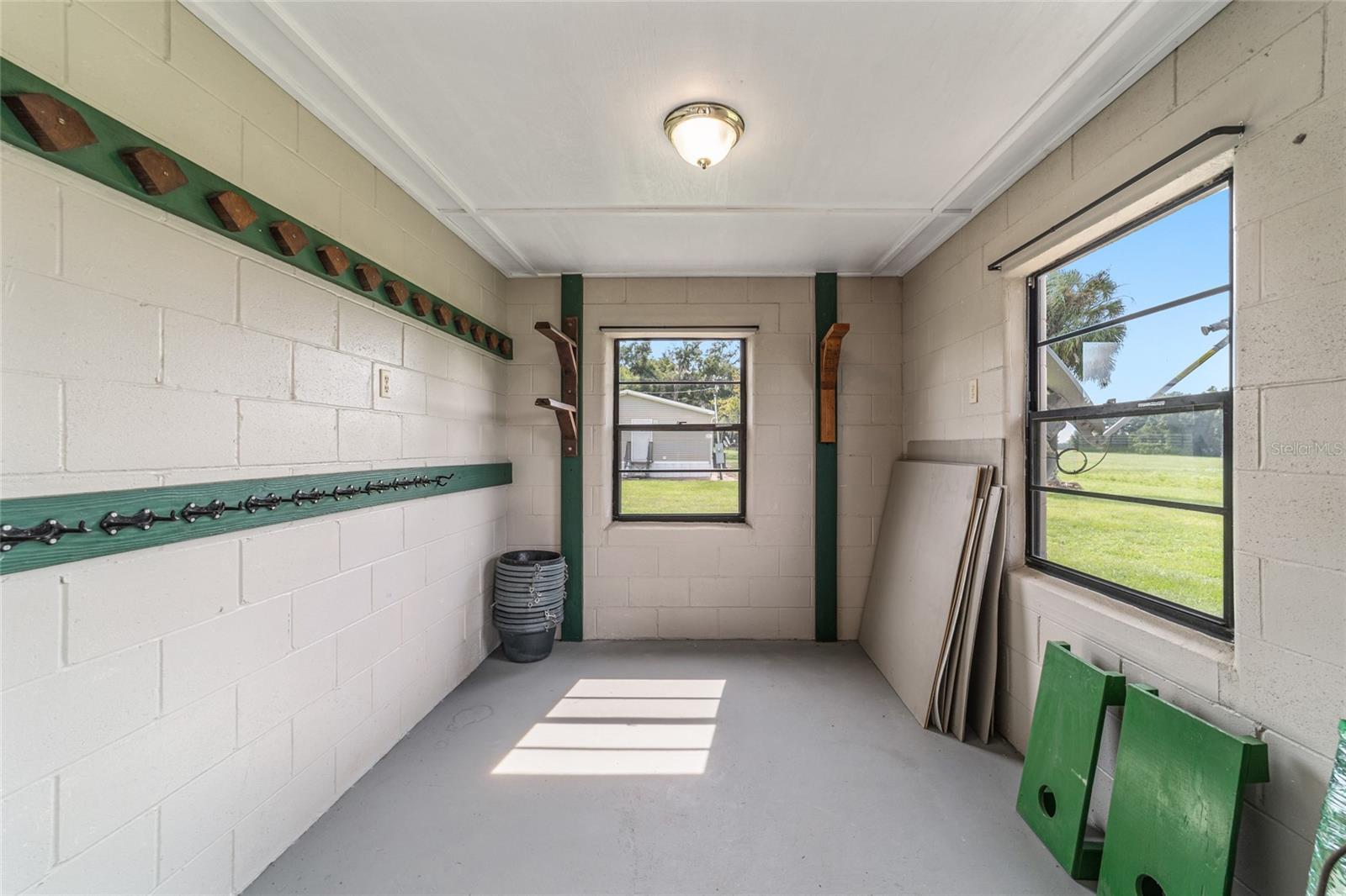 Image 33 of 40 For 17176 Us Highway 441