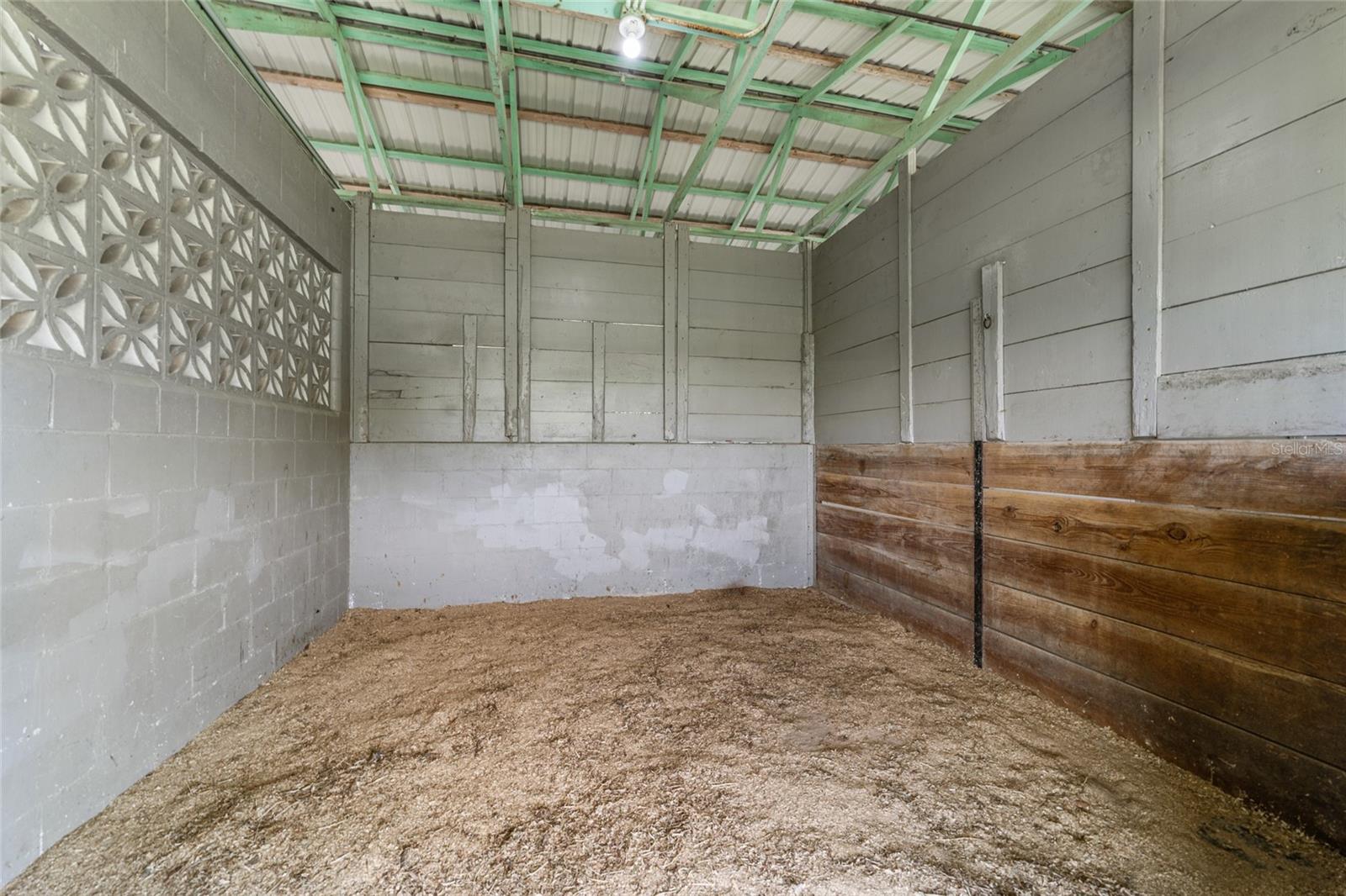 Image 34 of 40 For 17176 Us Highway 441