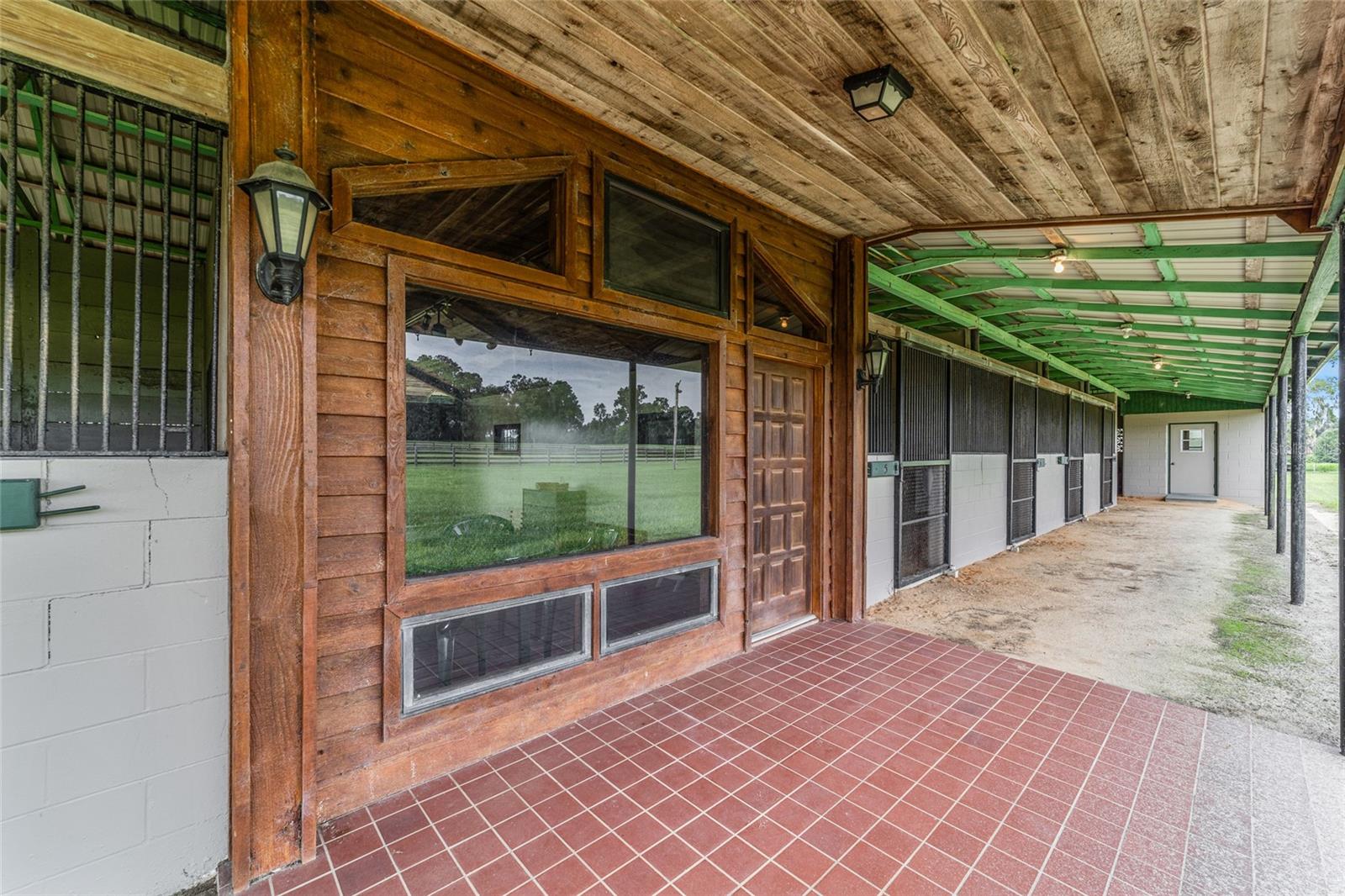 Image 35 of 40 For 17176 Us Highway 441