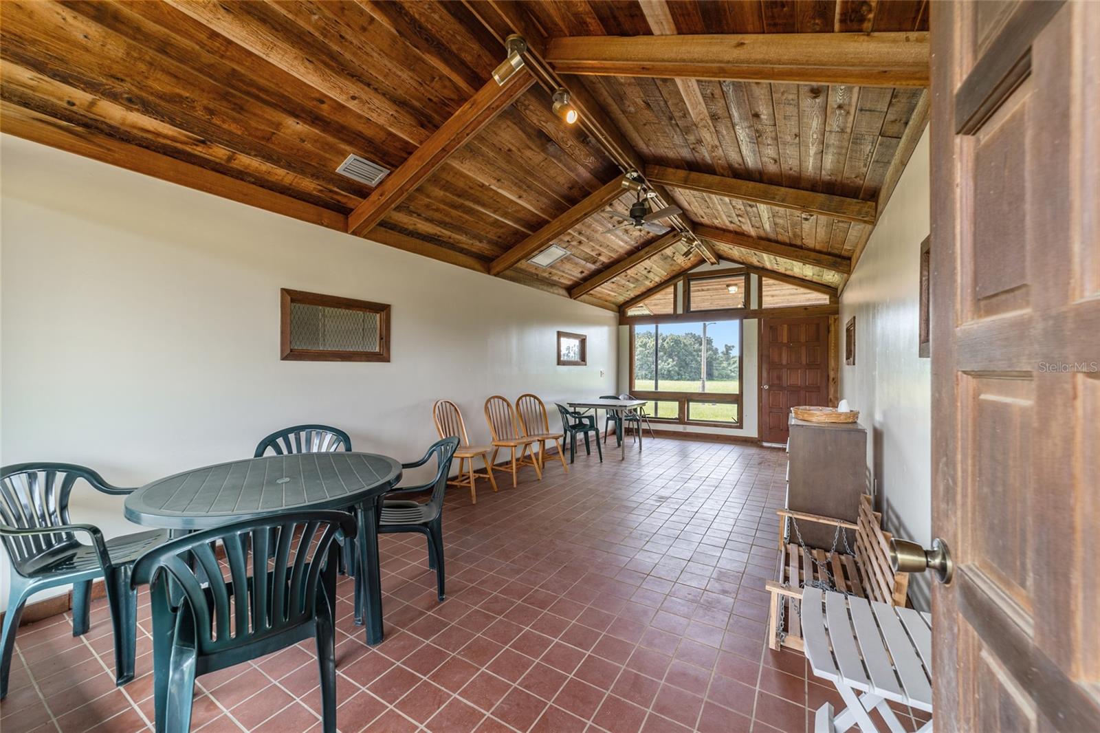 Image 36 of 40 For 17176 Us Highway 441