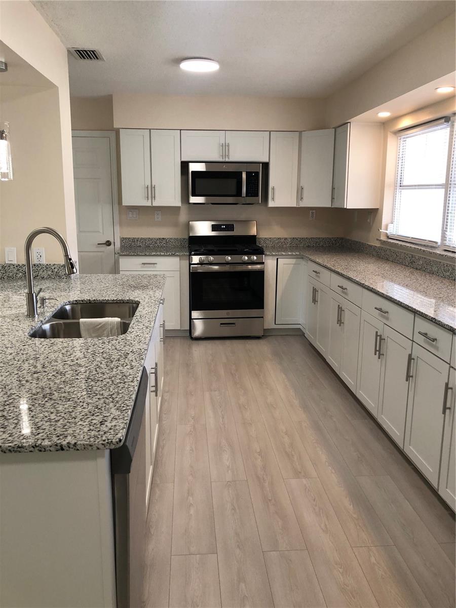 Image 8 of 27 For 603 Bahia Circle