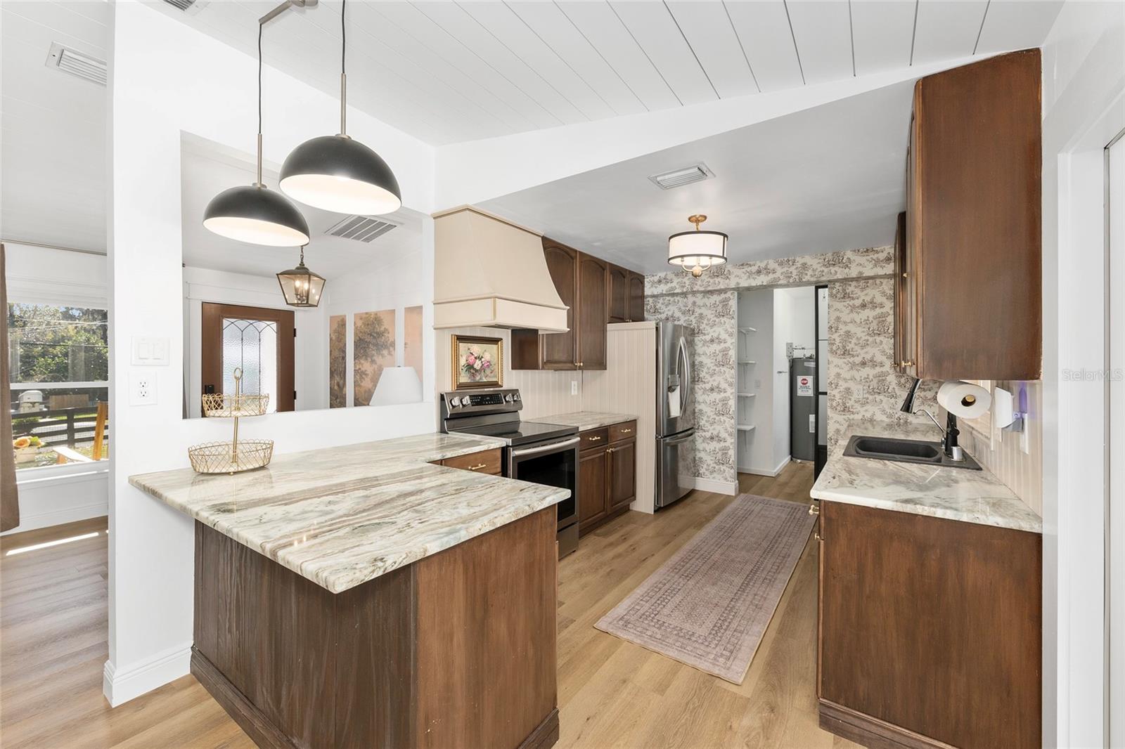 Image 17 of 60 For 541 35th Street