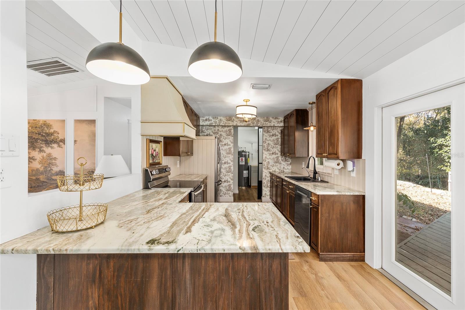 Image 18 of 60 For 541 35th Street