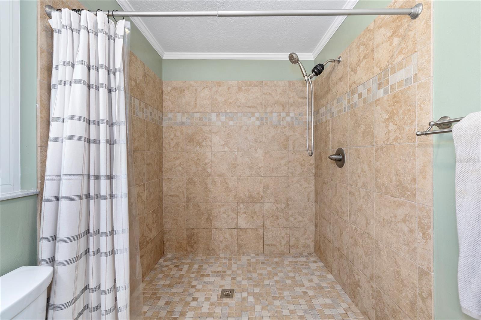 Image 26 of 60 For 541 35th Street