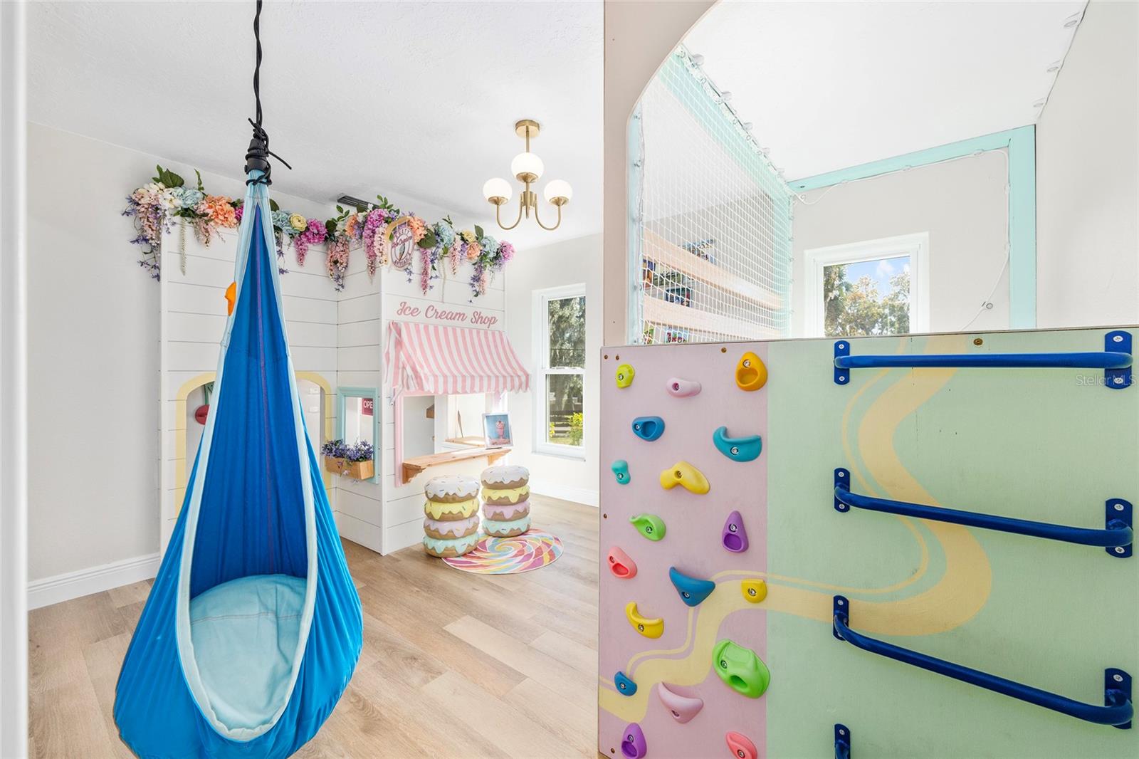 Image 27 of 60 For 541 35th Street