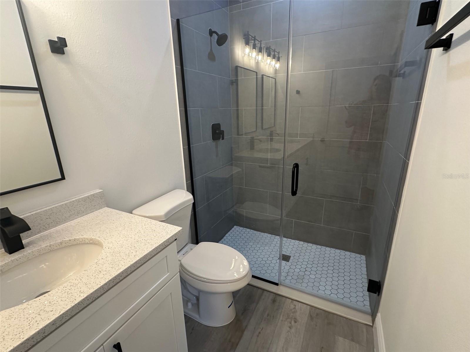 Listing photo id 10 for 2486 Magenta Drive