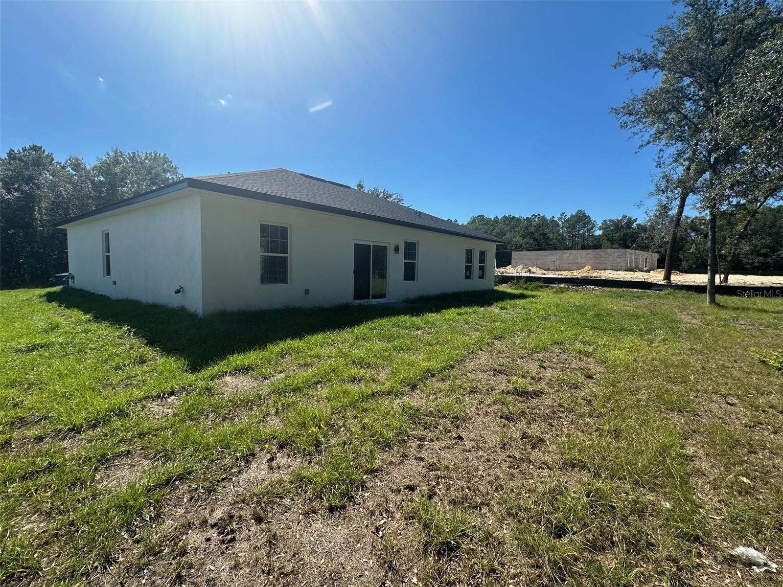 Listing photo id 24 for 2486 Magenta Drive