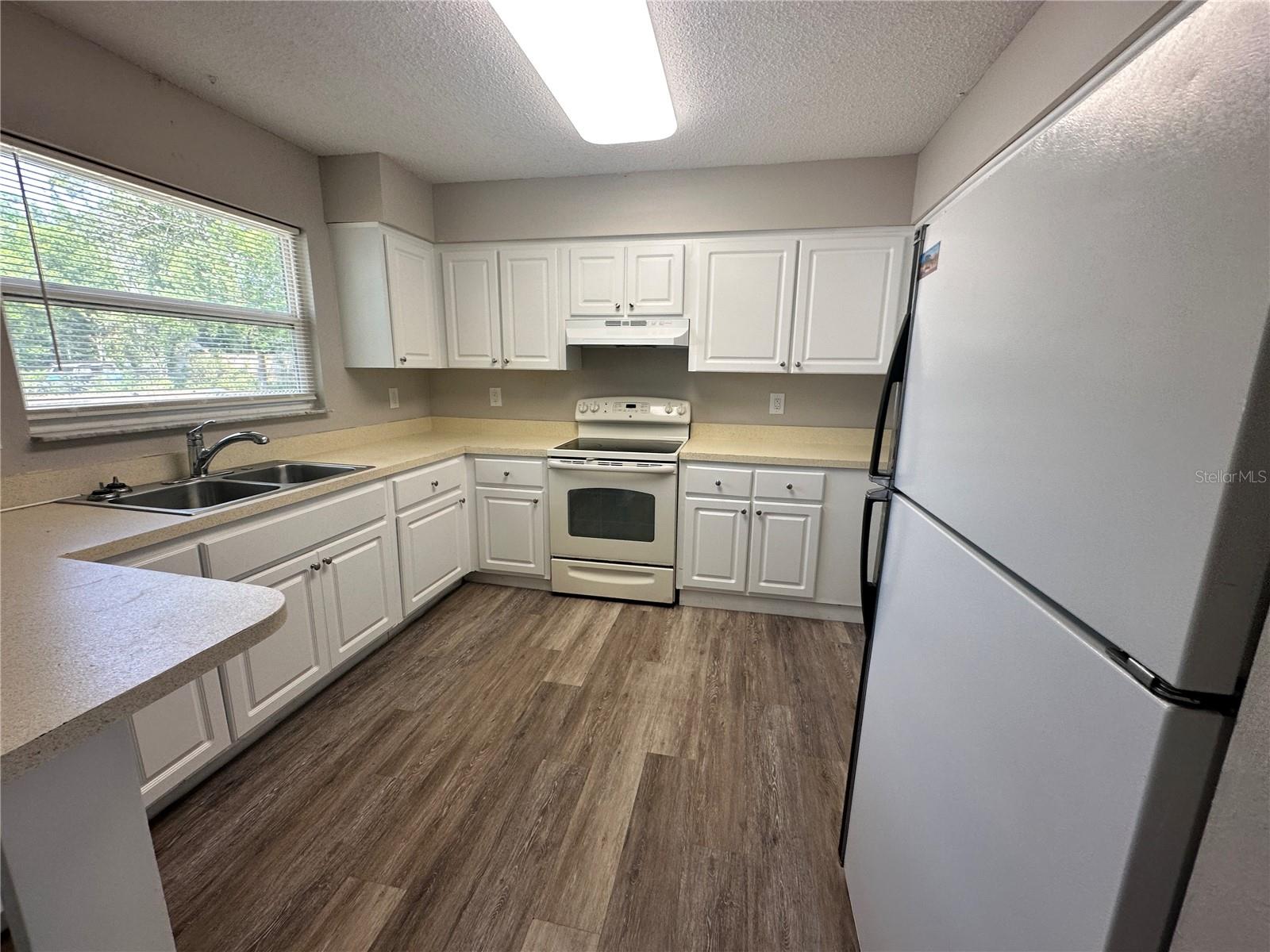 Image 6 of 12 For 469 Emerald Road