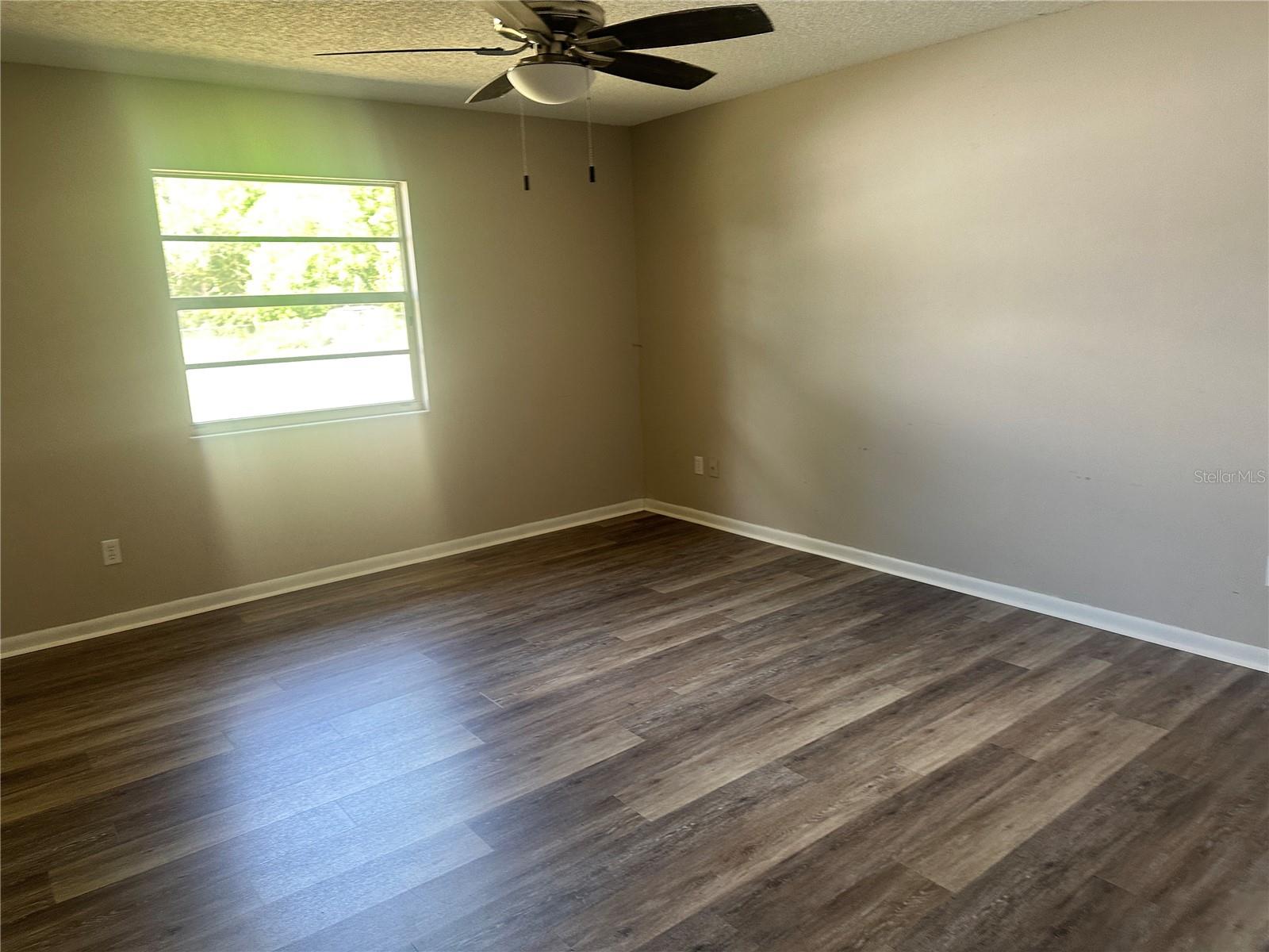 Image 8 of 12 For 469 Emerald Road