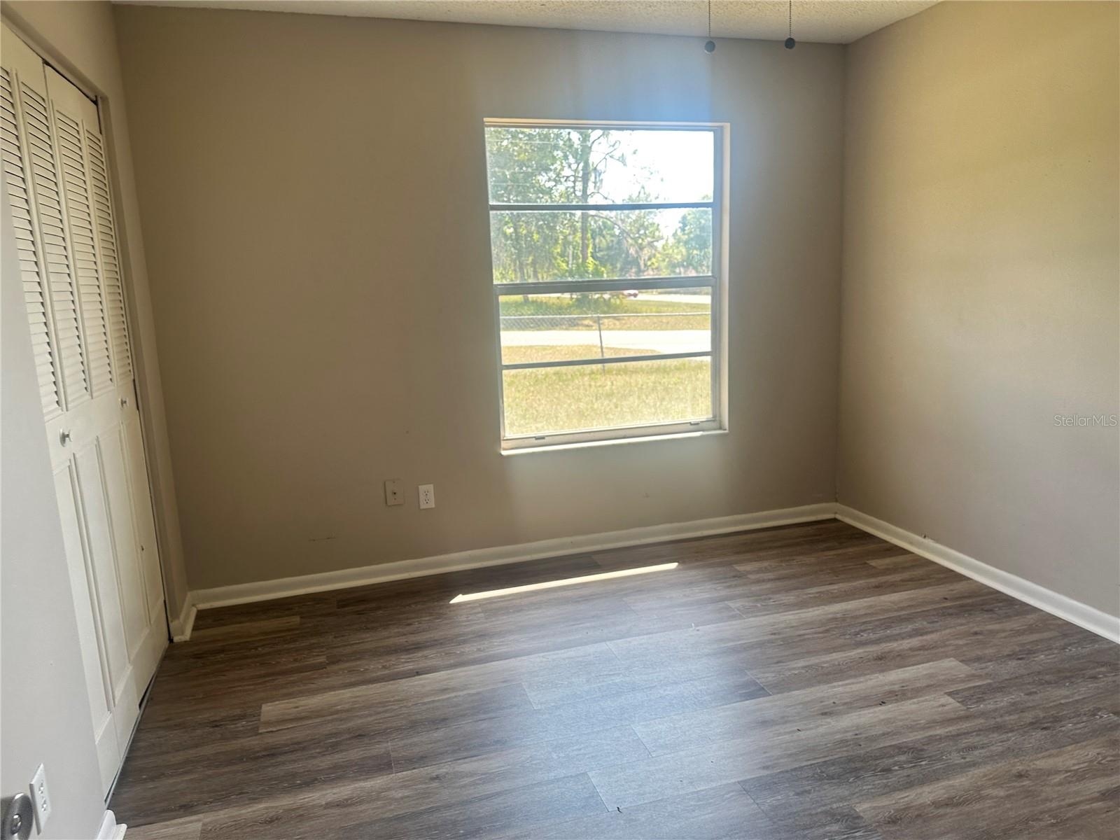 Image 9 of 12 For 469 Emerald Road