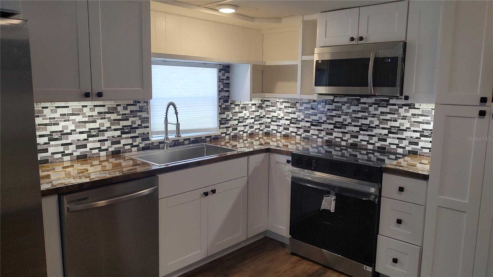 Image 33 of 35 For 10129 Bass Circle