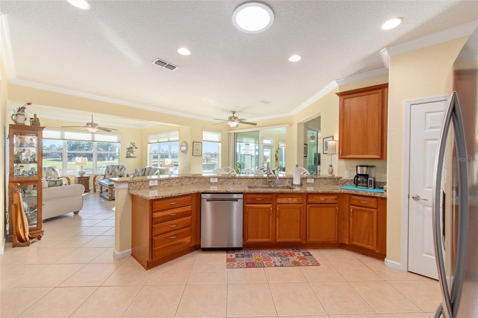 Image 39 of 84 For 9479 71st Loop