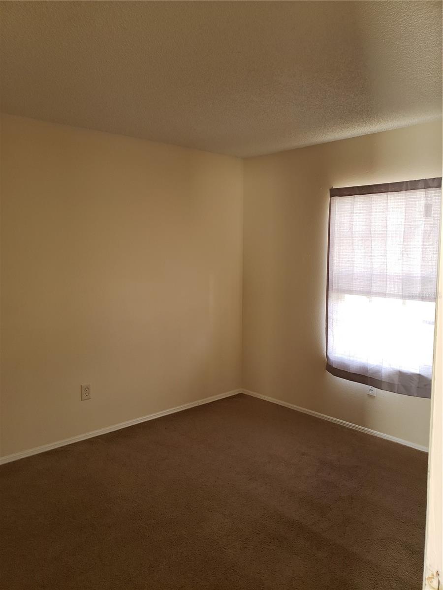 Image 8 of 13 For 311 Oak Lane Drive