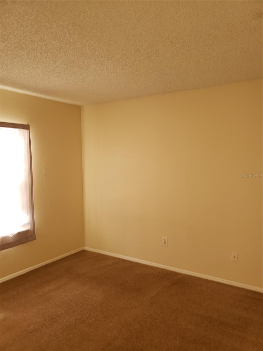 Image 9 of 13 For 311 Oak Lane Drive