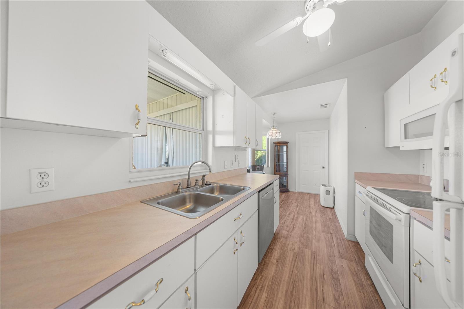 Image 26 of 32 For 6159 98th Loop