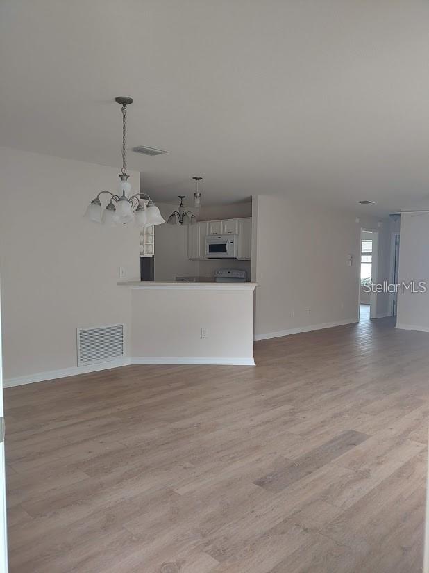 Image 5 of 19 For 1017 Jace Place