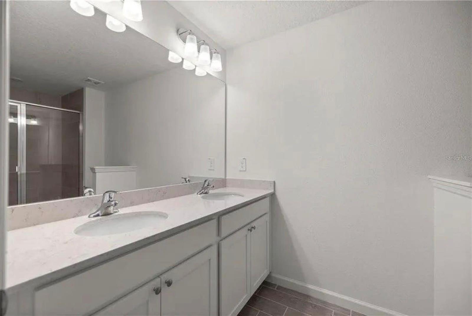 Image 18 of 23 For 3601 37th Ct Court