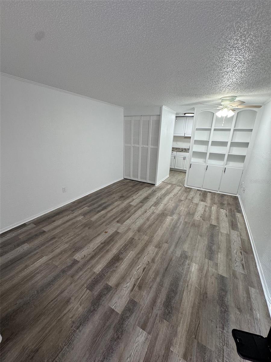 Image 2 of 6 For 420-420 Mills Street 12