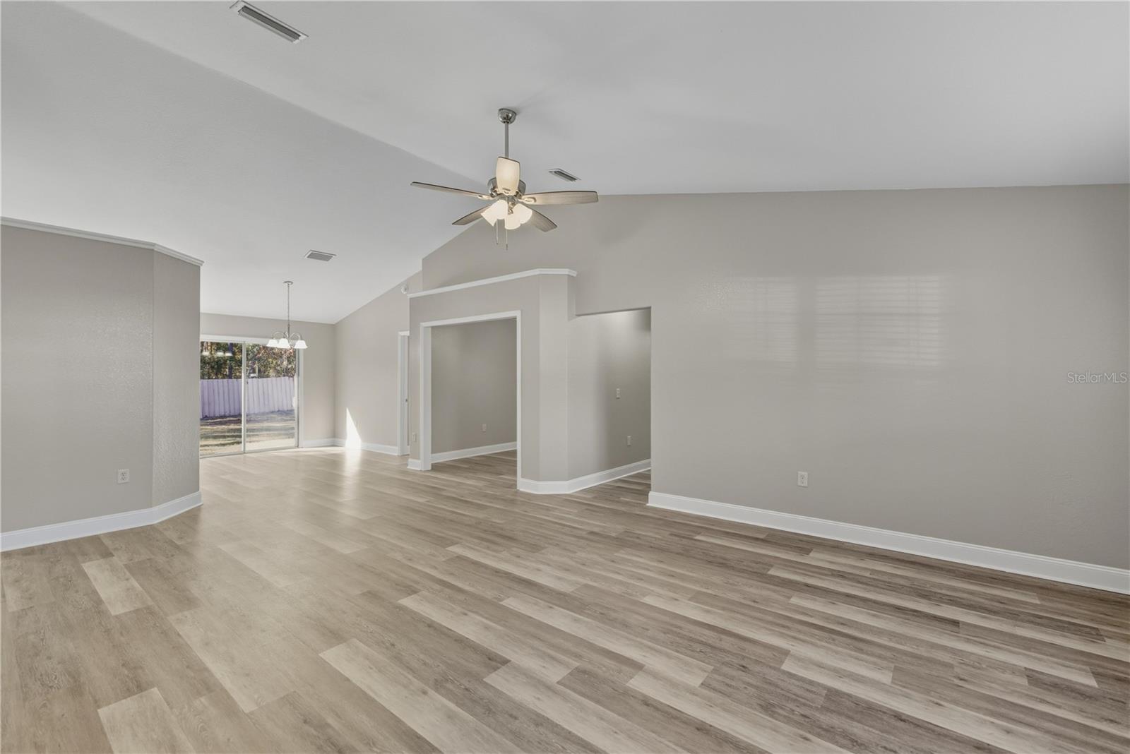 Image 4 of 24 For 781 Marion Oaks Pass