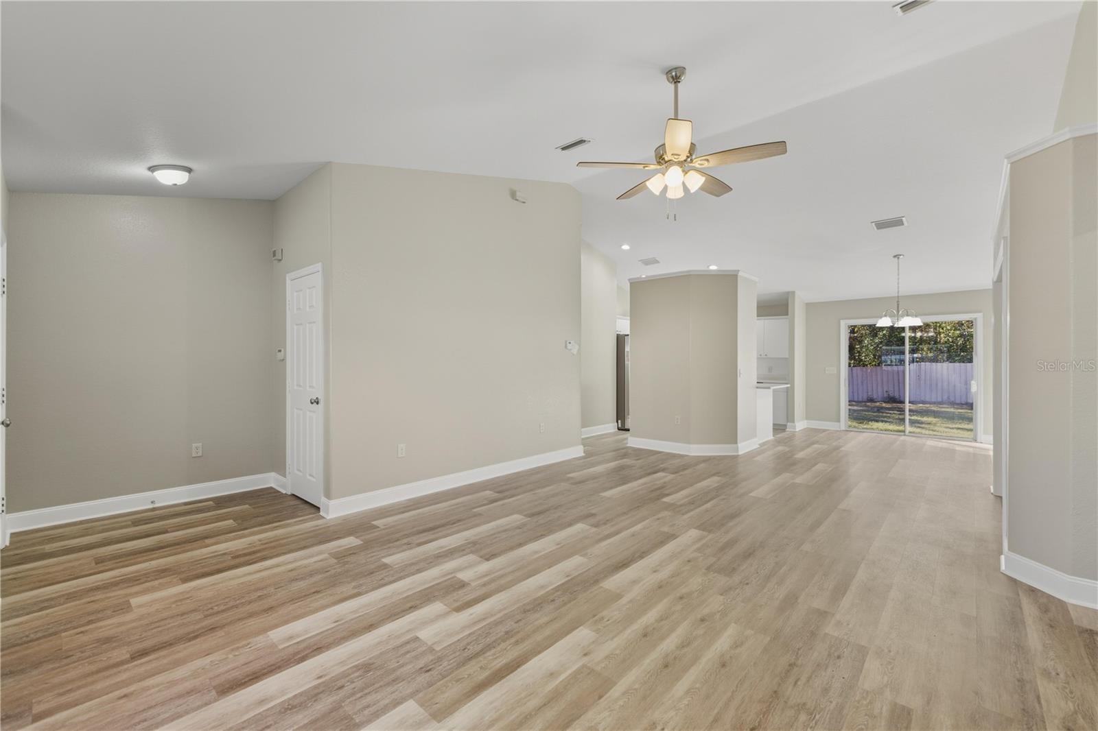 Image 5 of 24 For 781 Marion Oaks Pass