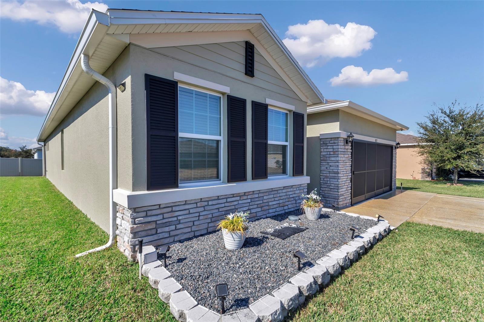 Image 6 of 67 For 8872 63rd Ave