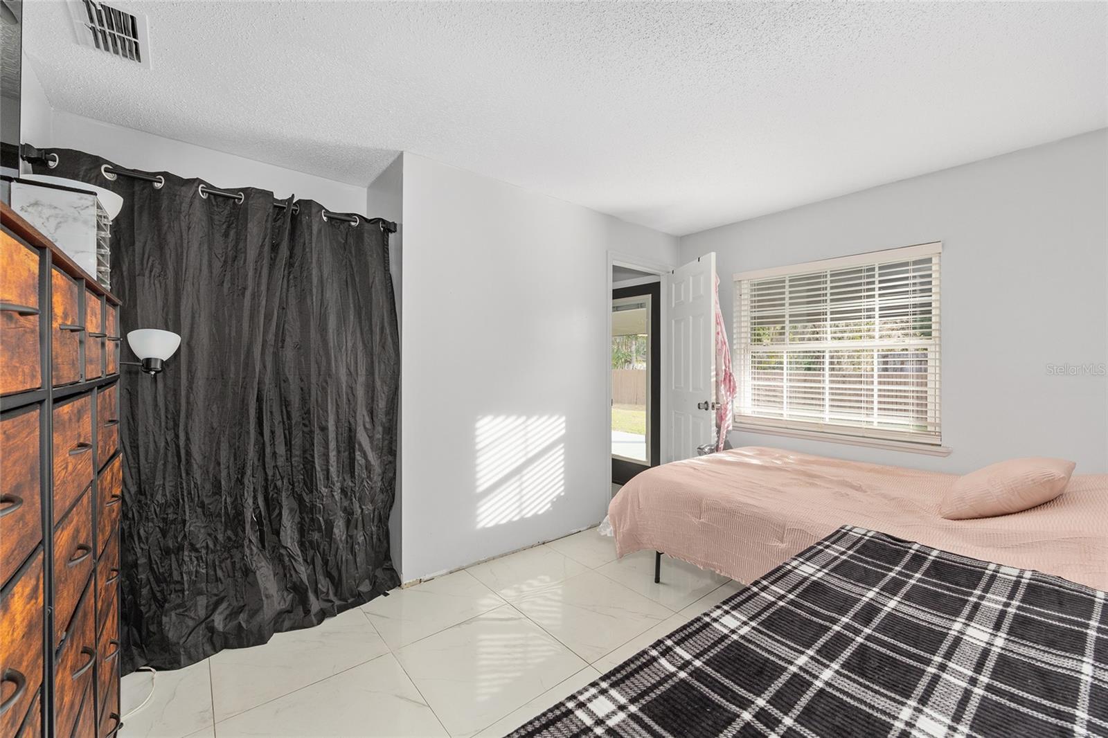 Image 25 of 42 For 4051 22nd Avenue