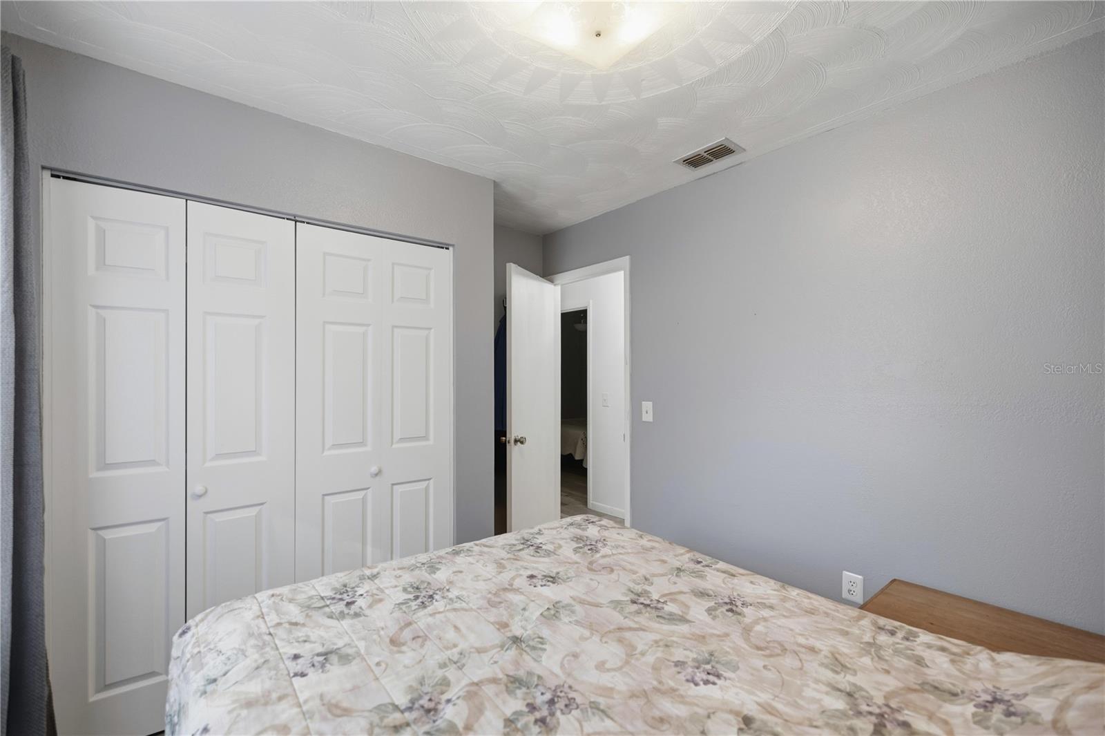 Image 21 of 42 For 15461 147th Avenue