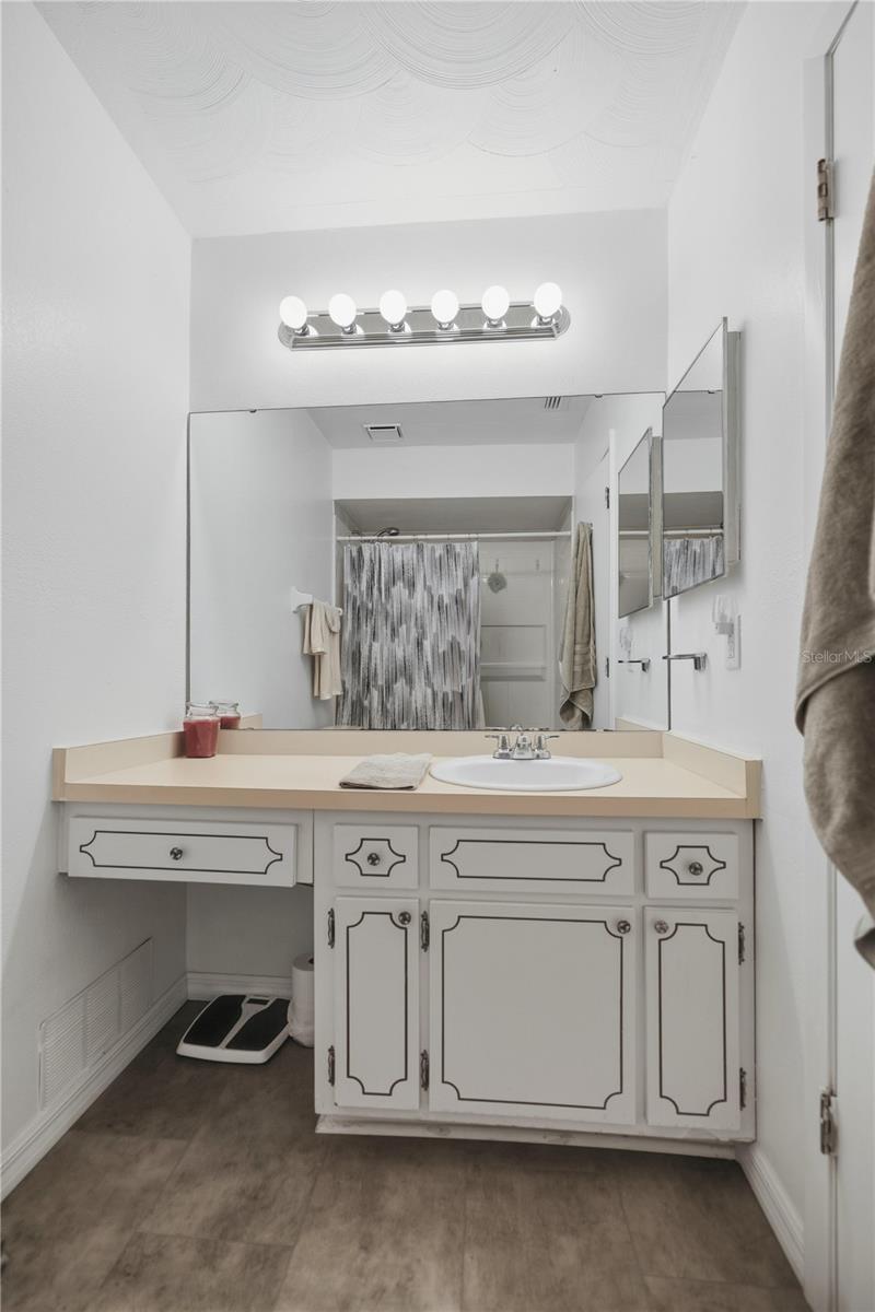 Image 23 of 42 For 15461 147th Avenue