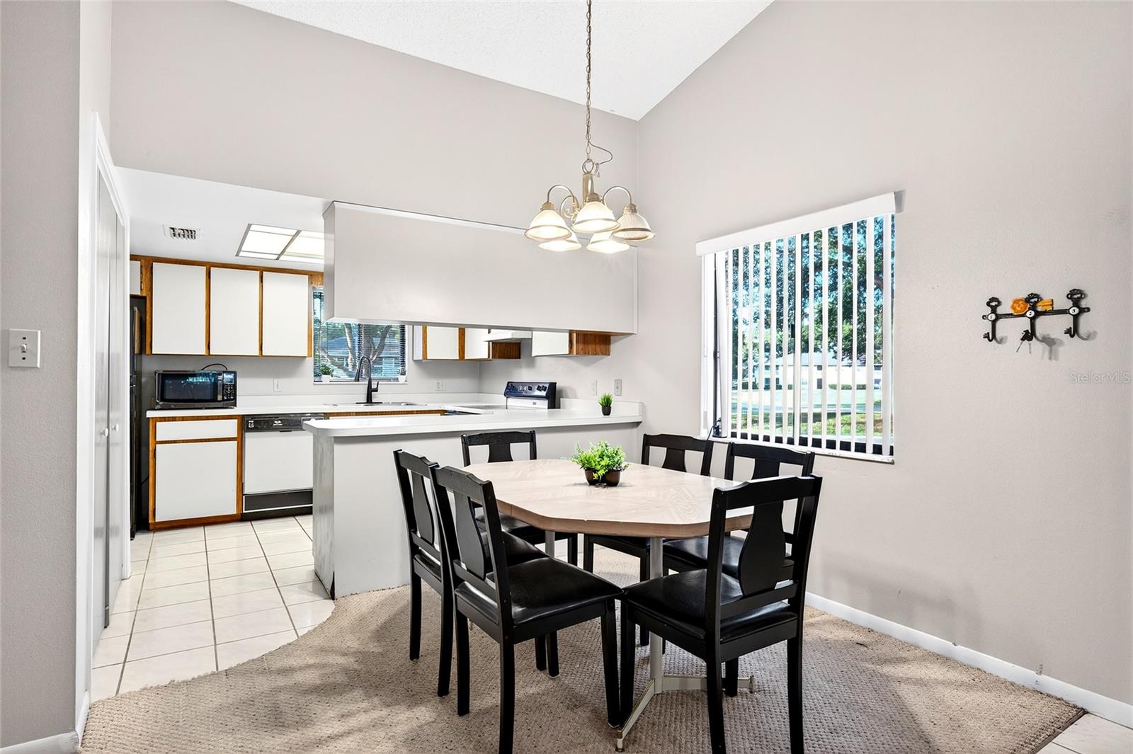 Image 3 of 11 For 2945 32nd Avenue D6