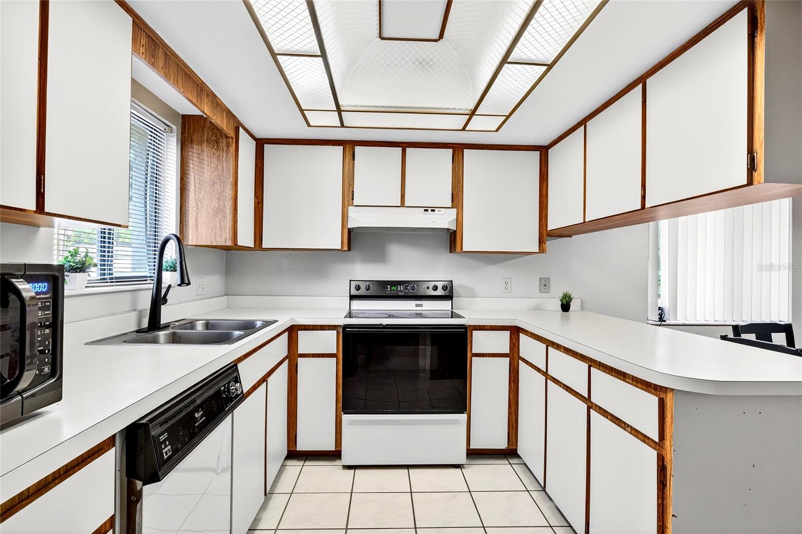 Image 4 of 11 For 2945 32nd Avenue D6