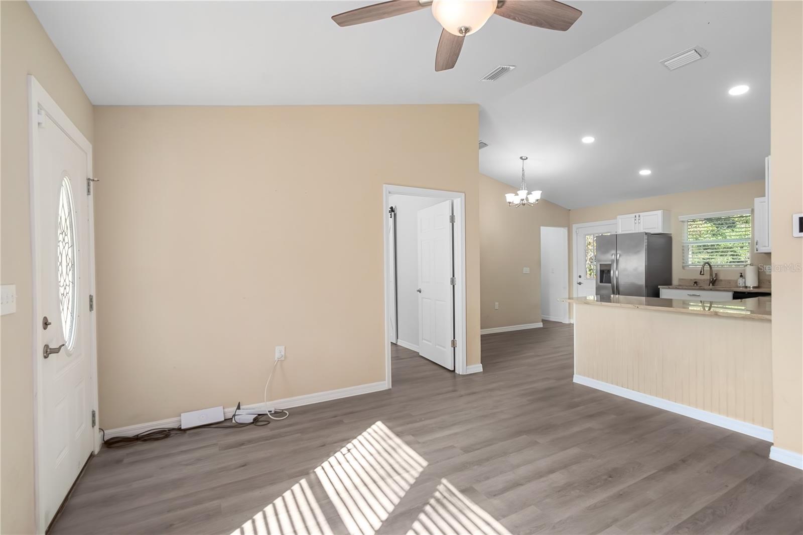 Image 18 of 40 For 15451 6th Circle