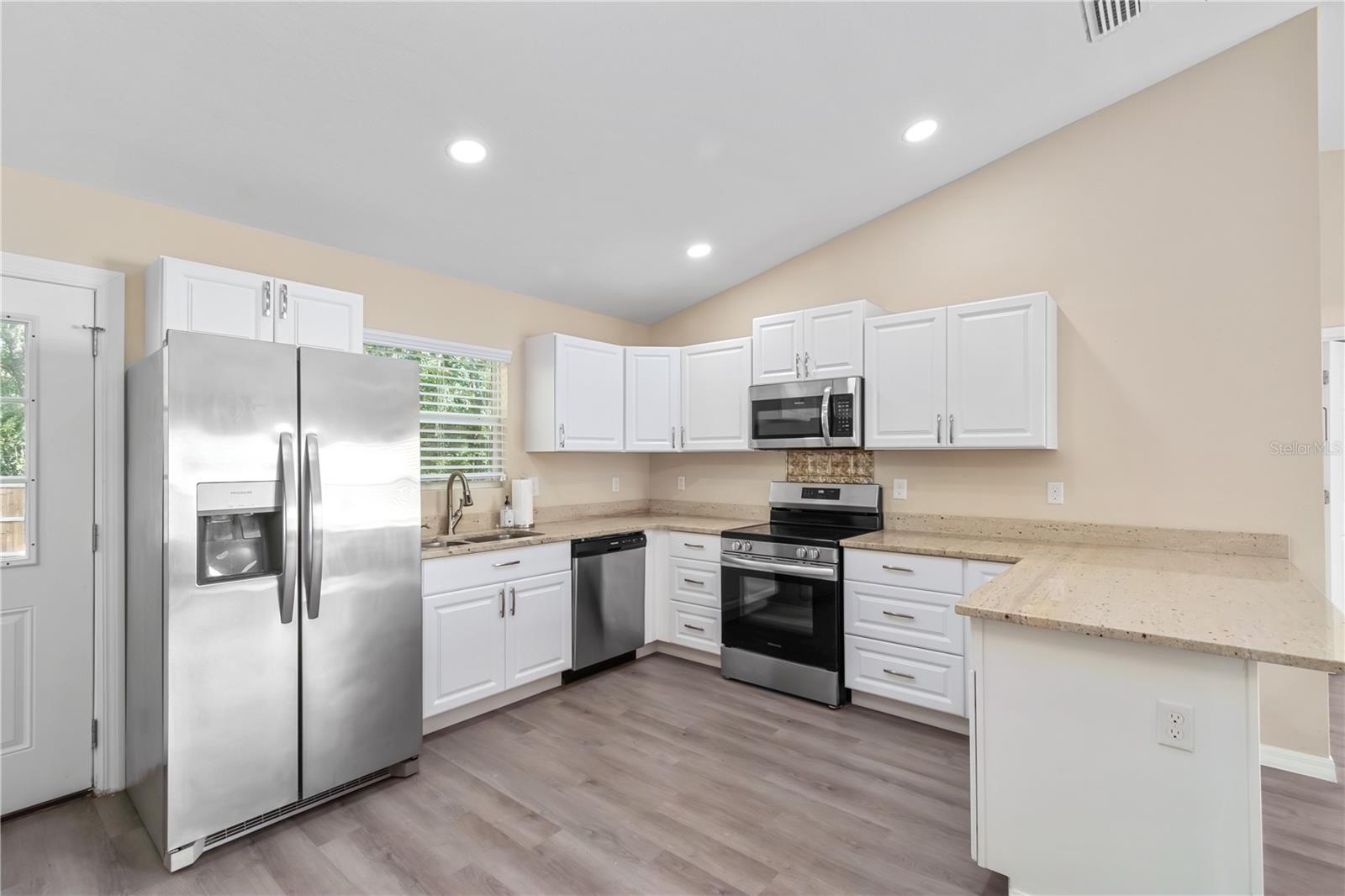 Image 20 of 40 For 15451 6th Circle