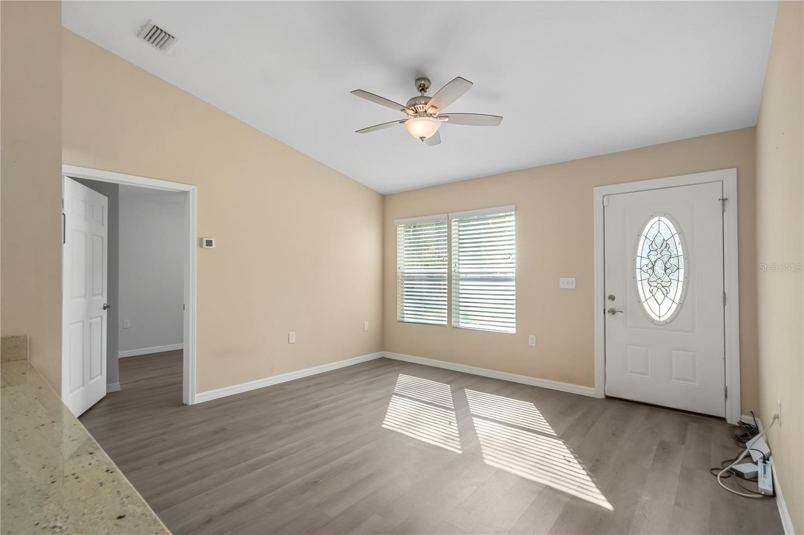 Image 22 of 40 For 15451 6th Circle