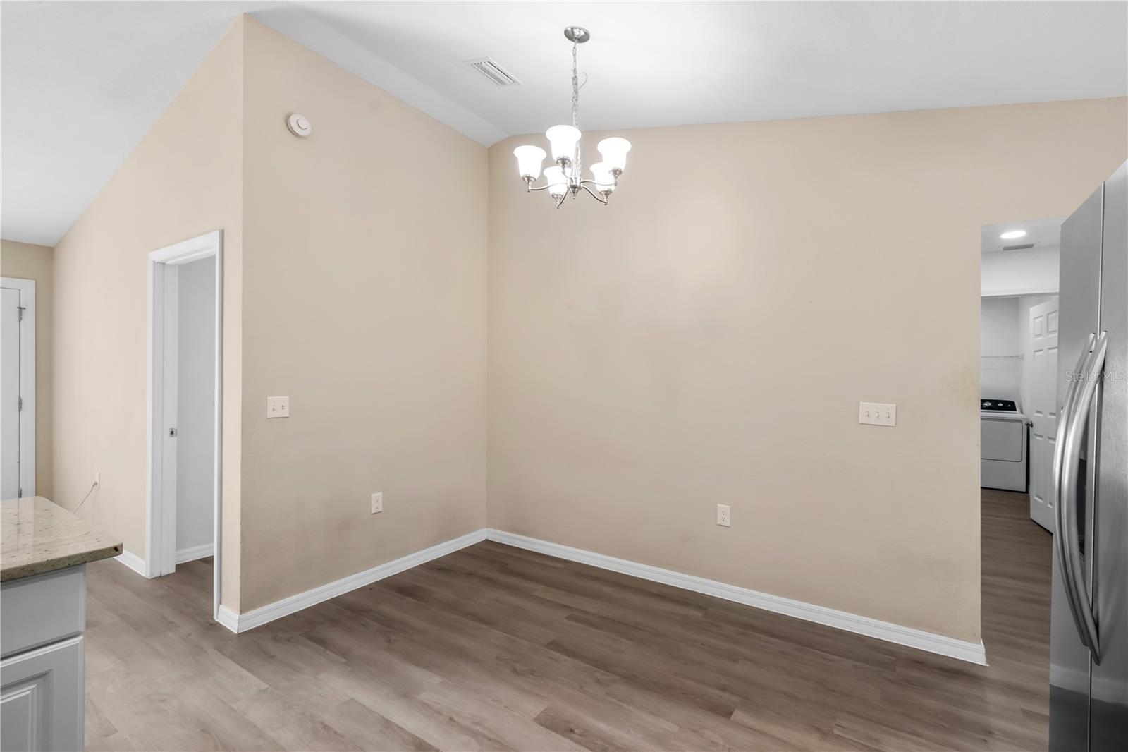 Image 23 of 40 For 15451 6th Circle