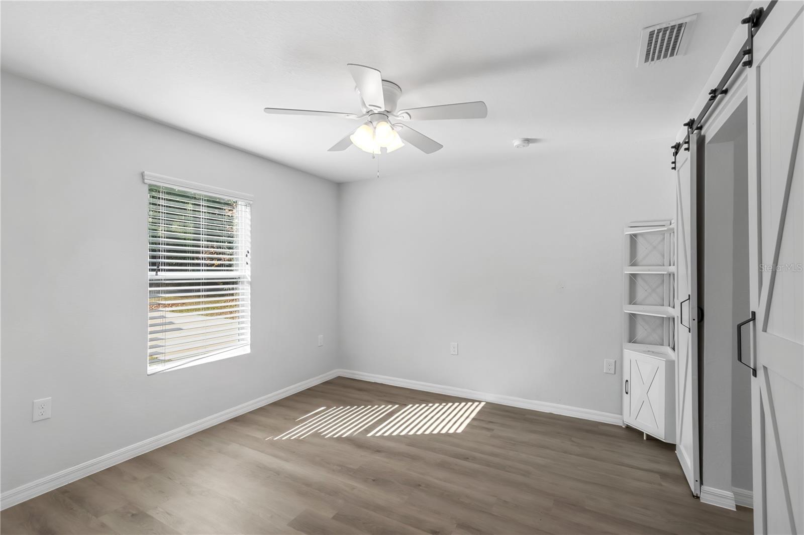 Image 24 of 40 For 15451 6th Circle