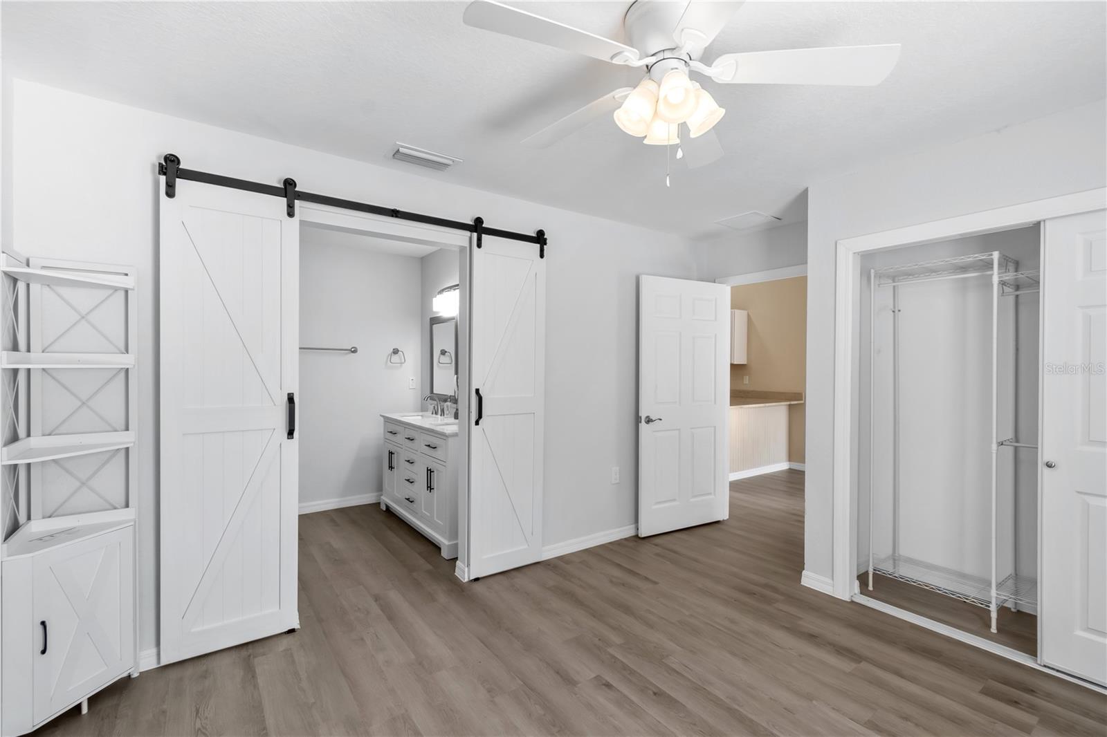 Image 25 of 40 For 15451 6th Circle