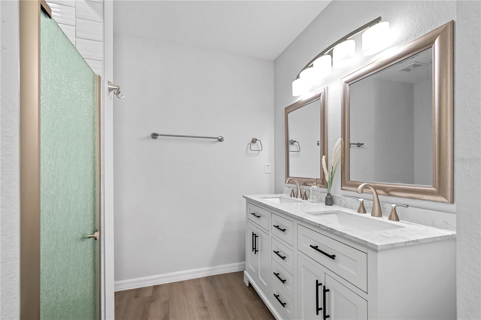 Image 27 of 40 For 15451 6th Circle