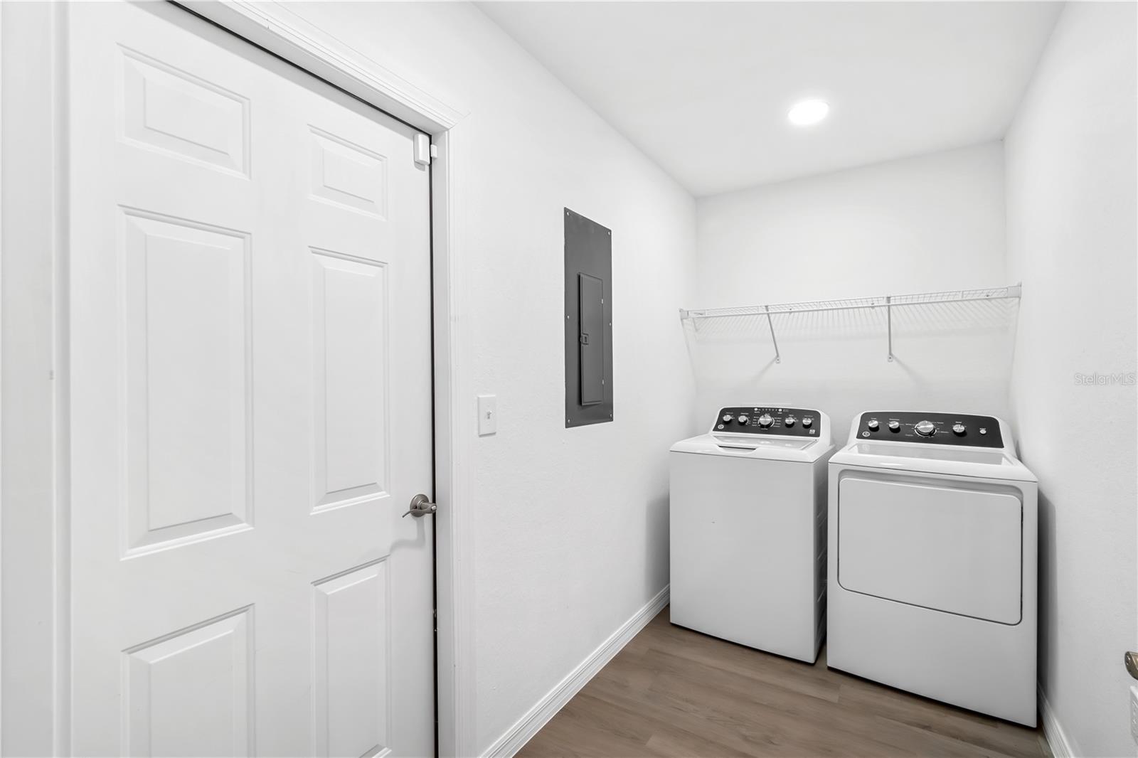 Image 35 of 40 For 15451 6th Circle