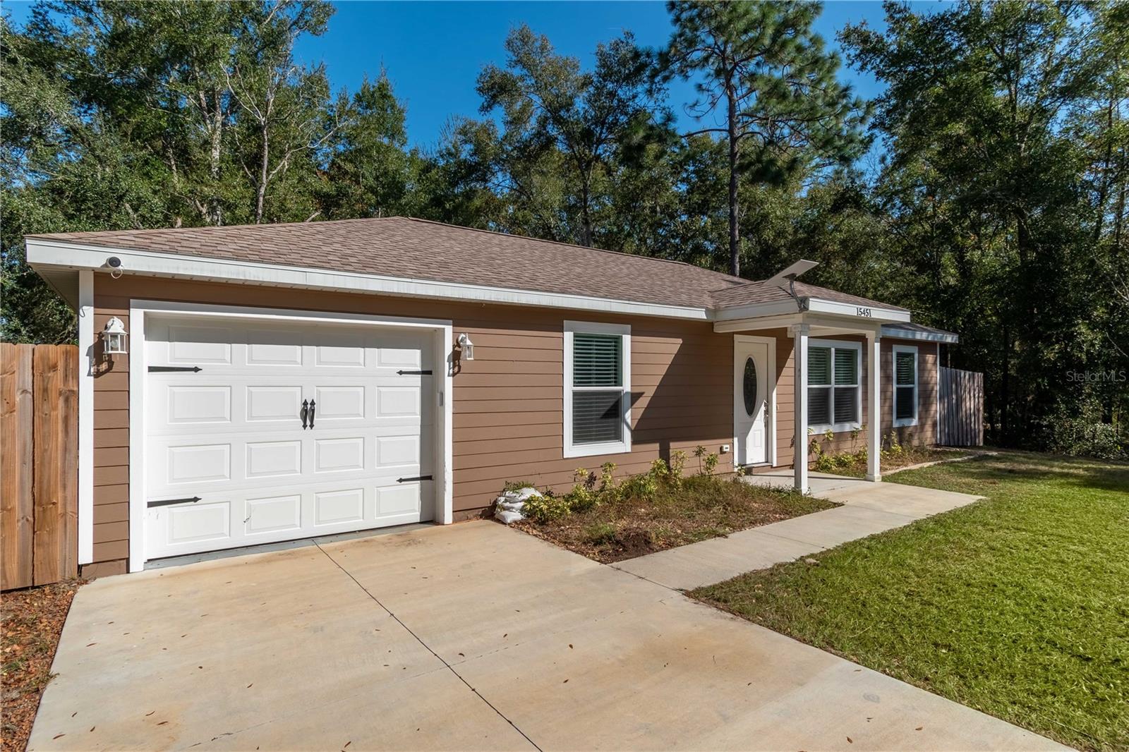 Image 4 of 40 For 15451 6th Circle