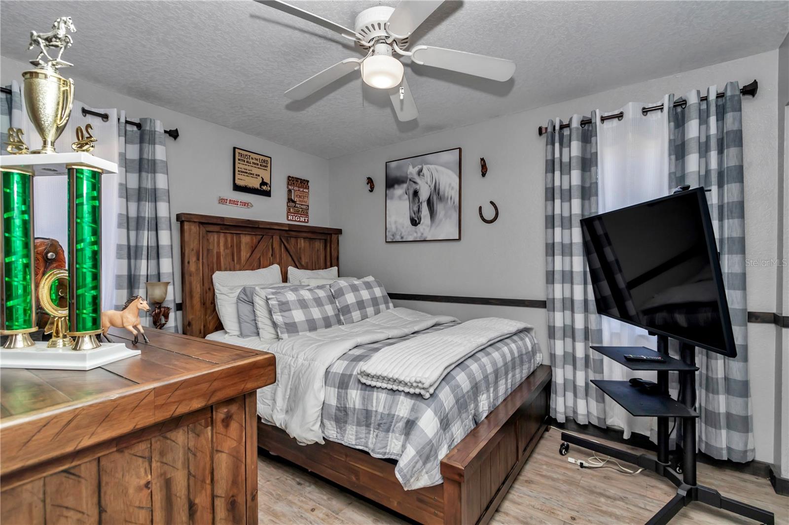 Image 24 of 54 For 16391 Magnolia Avenue